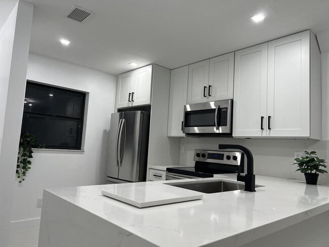 Building Photo - 1088 NW 106th Ter