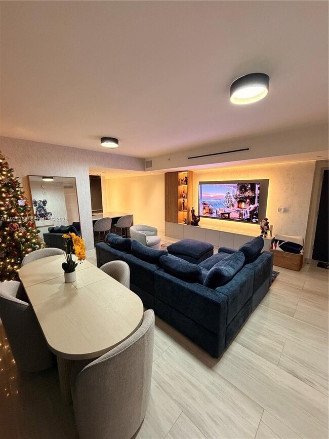 Building Photo - 1451 Brickell Ave