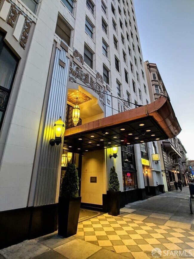 Foto del edificio - 631 O'Farrell St