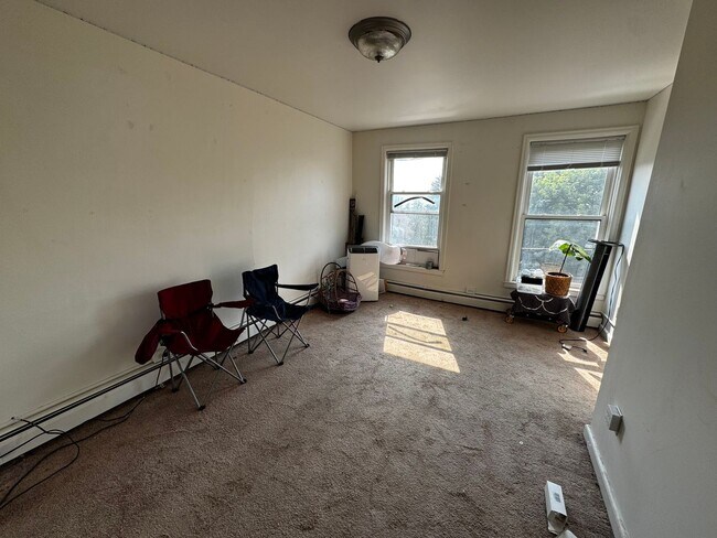 Foto del edificio - 214 E 8th St