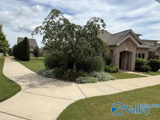 Building Photo - 20 SW Cypress Gdn Ave