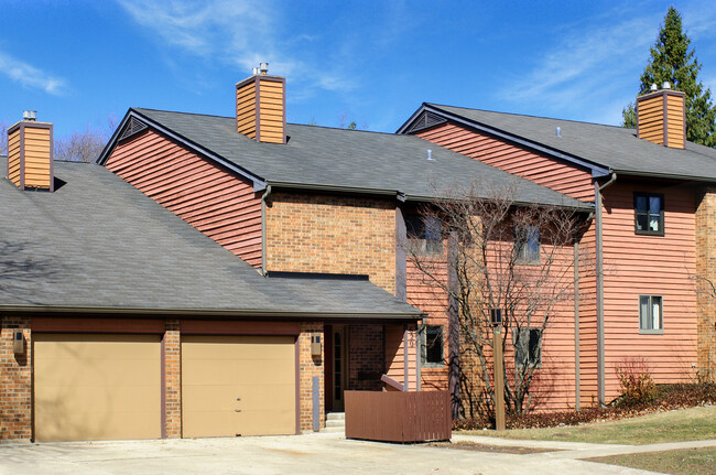 Building Photo - 620 Waverly Dr