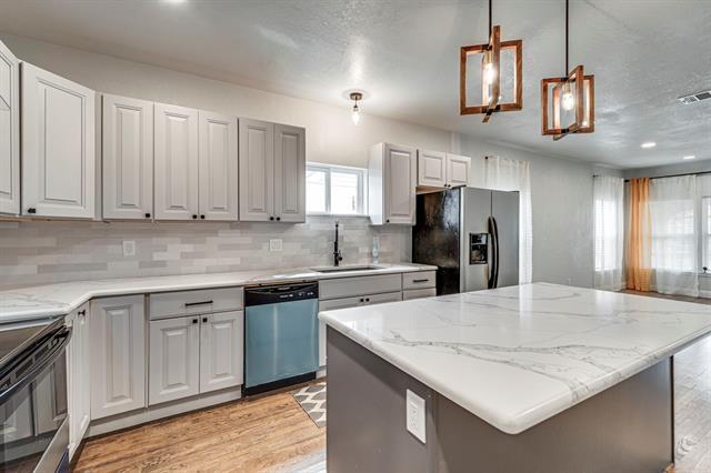 Foto principal - 605 W Page Ave