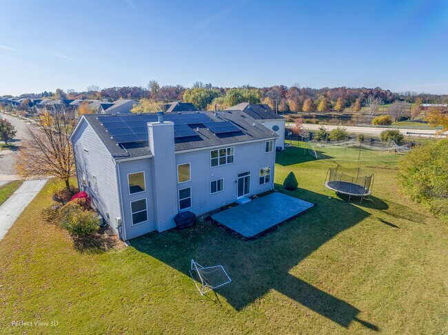 Building Photo - 1460 S Lancaster Ln