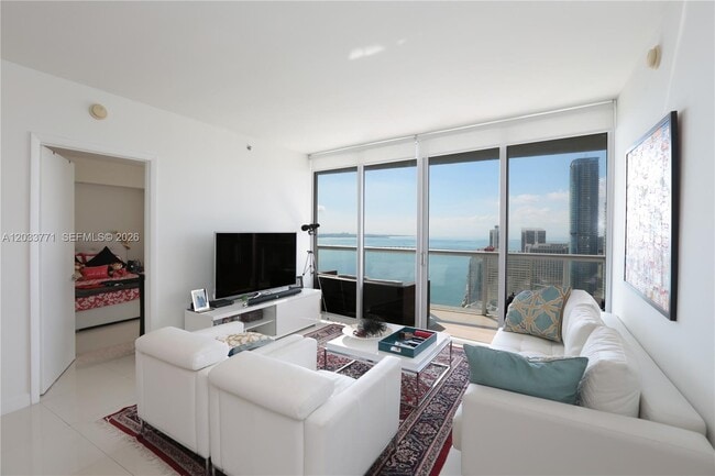 Building Photo - 495 Brickell Ave