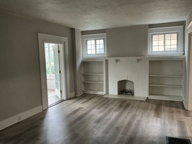 Photo - 611 E Mitchell Ave Apartment