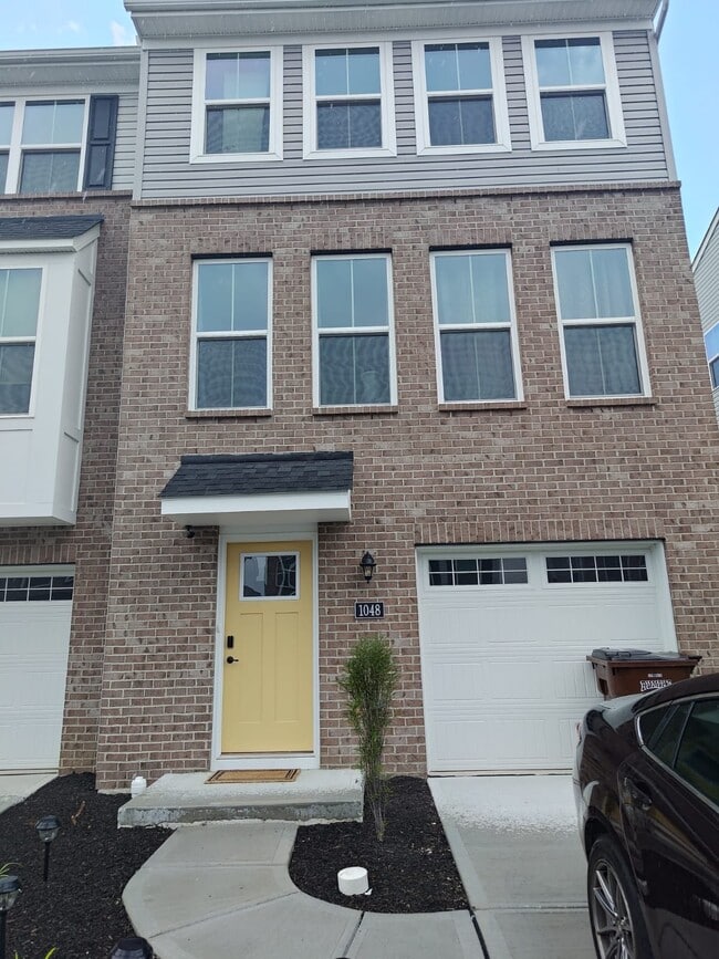 Building Photo - 1048 Steamboat Dr