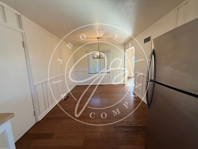 Foto del edificio - Beautiful 3 bedrooom Washington Local home...