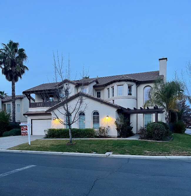 Building Photo - 195 Hawkcrest Cir