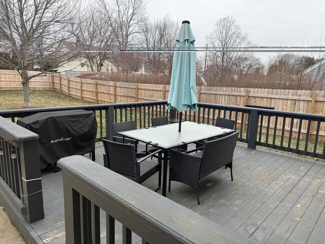 Building Photo - 404 Baker Dr