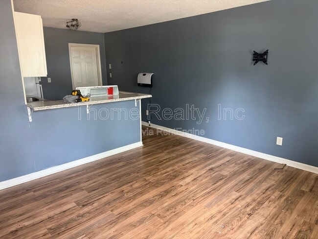 Building Photo - 912 Belvedere St