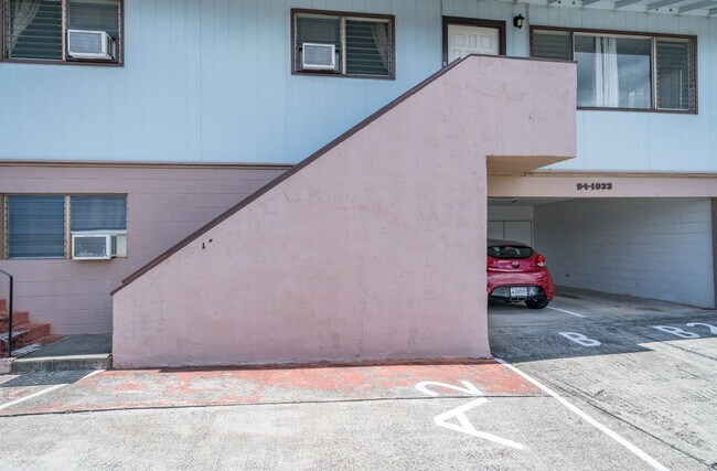 Foto del edificio - Fully remodeled, spacious 3BR/1.5BA/2PKG near Waikele