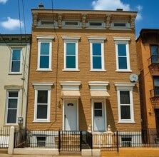 Building Photo - 414 Dayton St