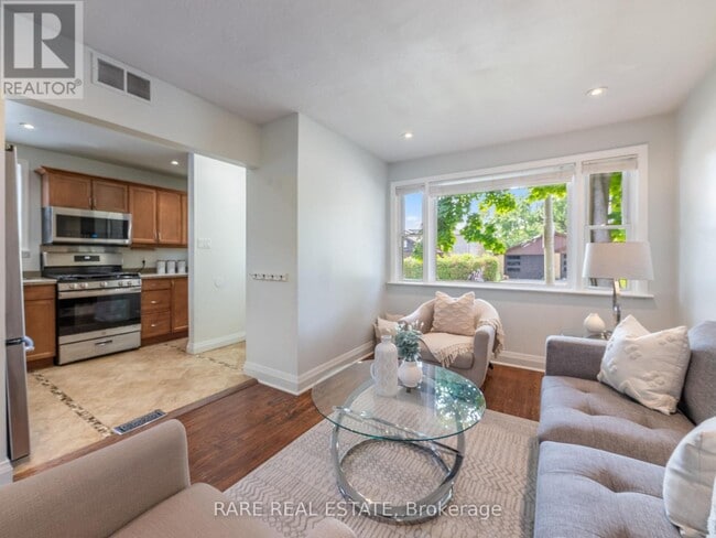 Building Photo - 67 Glenburn Ave