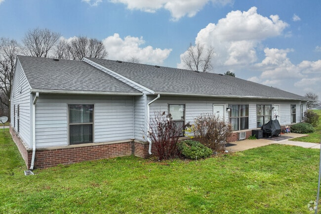 Building Photo - Drake Terrace III