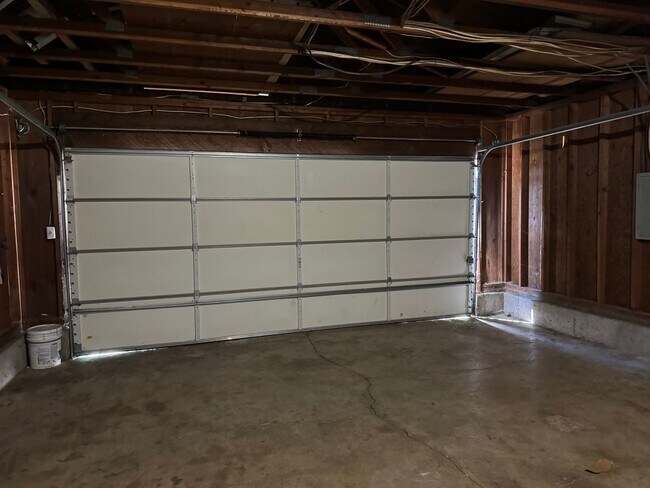 Foto del edificio - 3 bed 2 bath house in a great neighborhood!