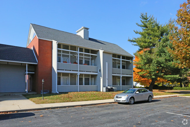 Building Photo - Governors Square Apartments