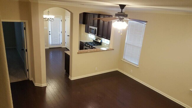 Foto del edificio - HOUSE FOR RENT