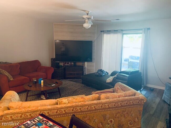 Foto del edificio - 360 Spoonbill Ln