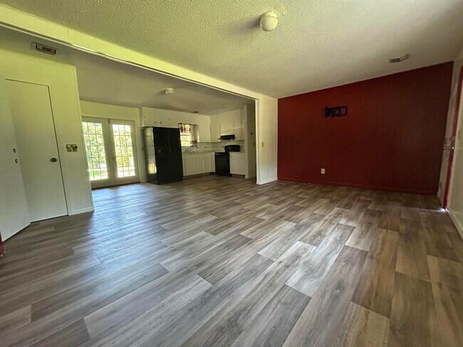 Building Photo - 119 Pottawattamie Dr