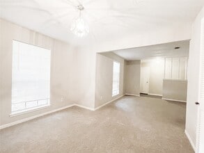 Building Photo - 13 N Deerfoot Cir