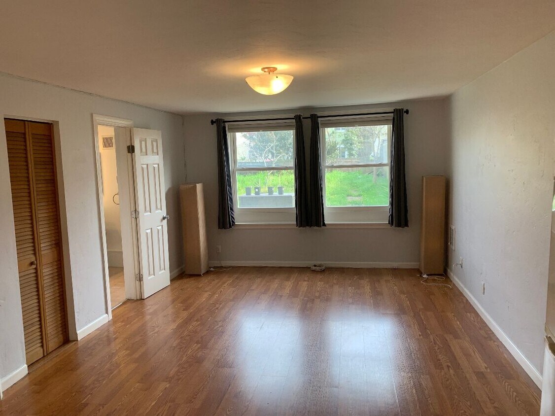 Primary Photo - 1426 33rd Ave
