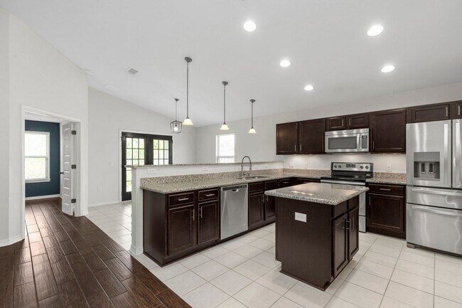 Foto del edificio - Available March 2nd