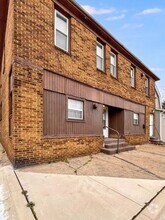 Building Photo - 116 E Great Lakes St
