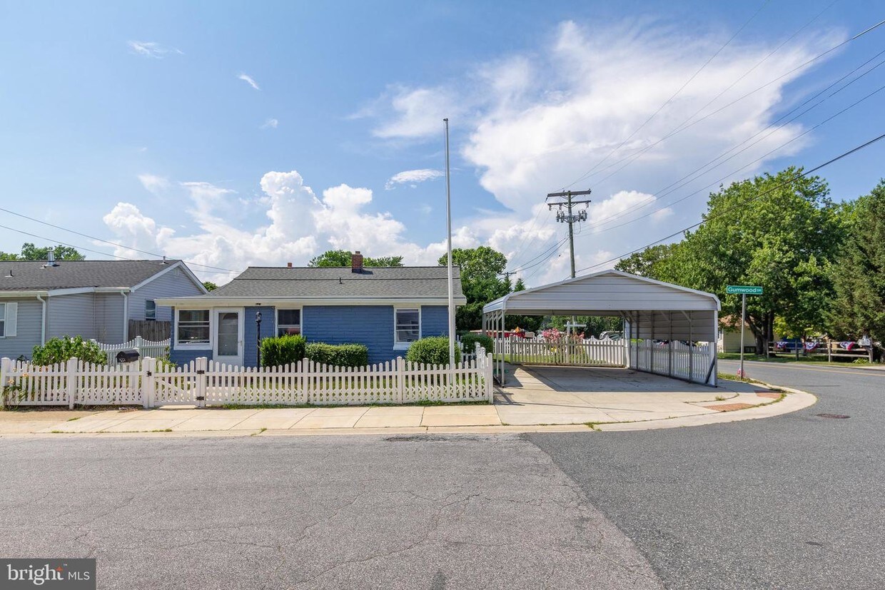 Primary Photo - 1416 Wilson Point Rd