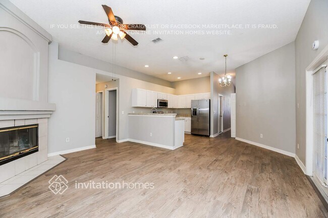 Foto del edificio - 4591 Misty Dawn Ct N