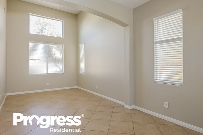 Building Photo - 4420 E Azure Ave