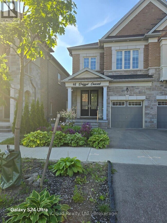 Building Photo - 48 Drizzel Cres
