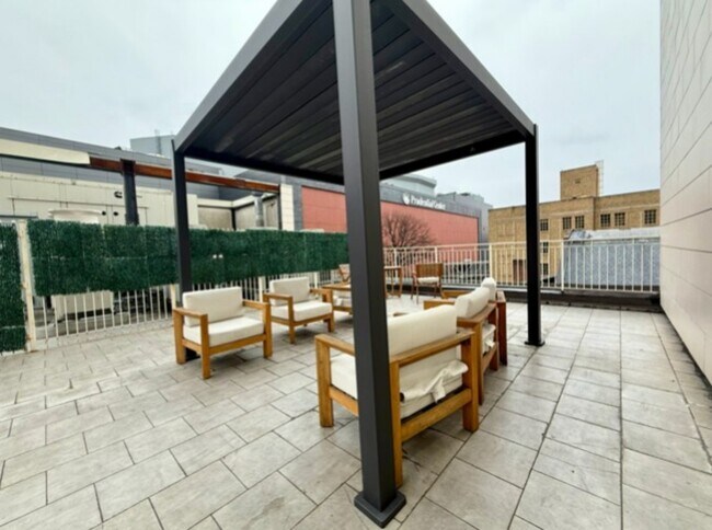 Foto del edificio - Open & Airy Luxury Studios