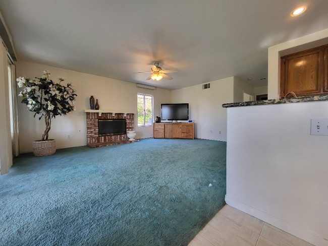 Foto del edificio - 21714 Agajanian Ln