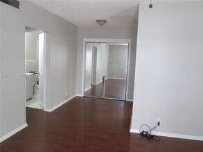 Building Photo - 2250 NE 66th St