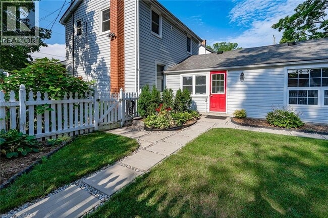 Building Photo - 261 Hatt St