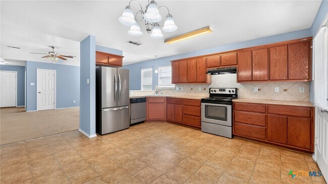 Foto del edificio - 1108 Dixon Cir