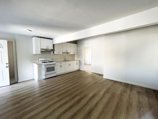 Kitchen/Living Room - 1309 Colton St