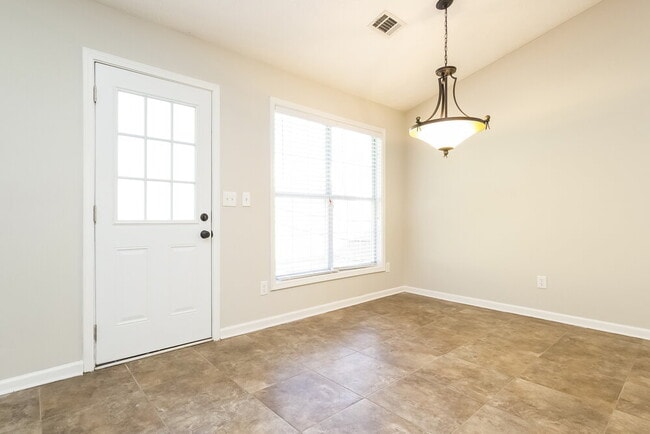 Building Photo - 2585 Fairmont Park Ct