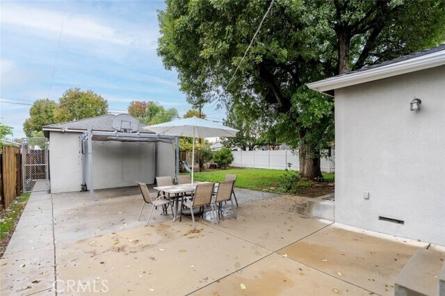 Foto del edificio - 6859 Hesperia Ave