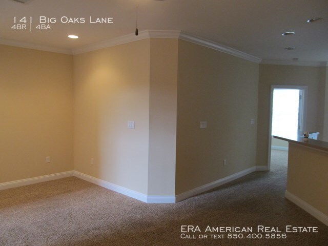 Building Photo - Close to Eglin and Turkey Creek!