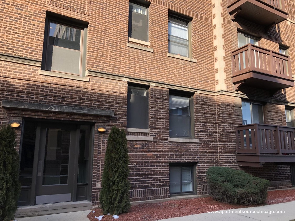 3028 N Halsted St Unit 2a Chicago Il 60657 Condo For Rent In