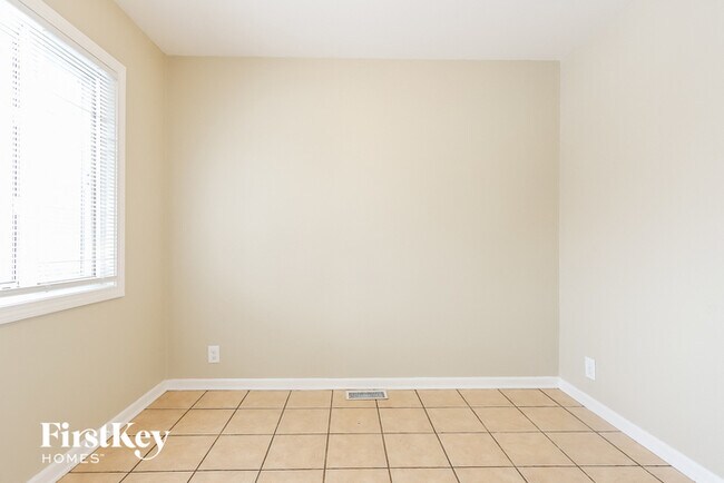 Building Photo - 341 Hanover Dr