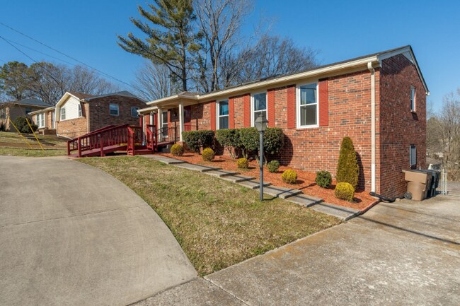 Building Photo - 308 Ash Grove Dr