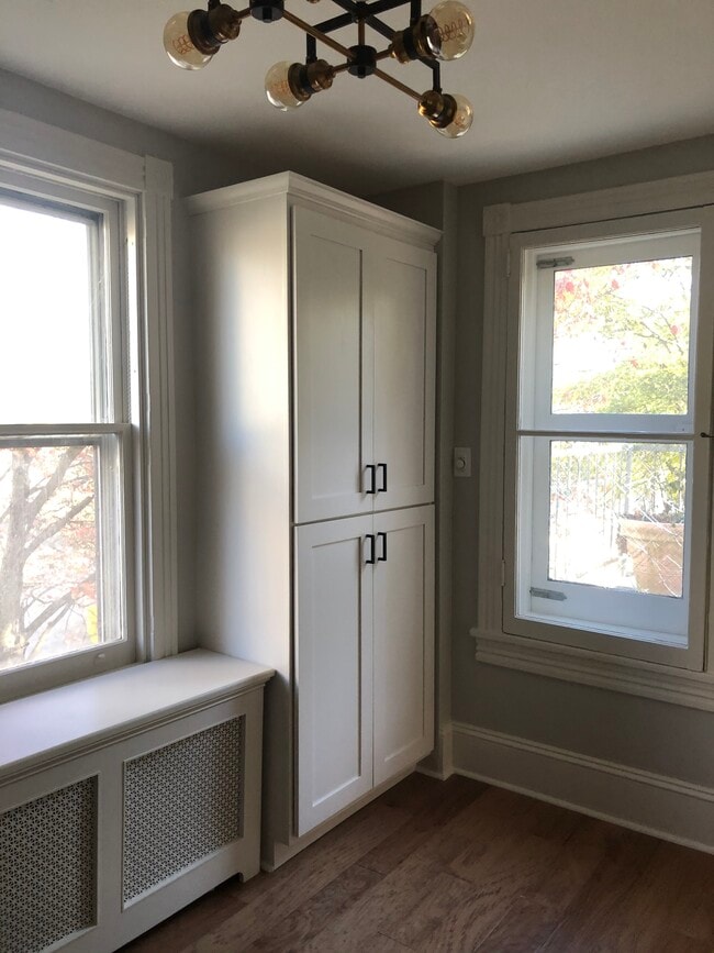 Building Photo - 207 Cricket Ave