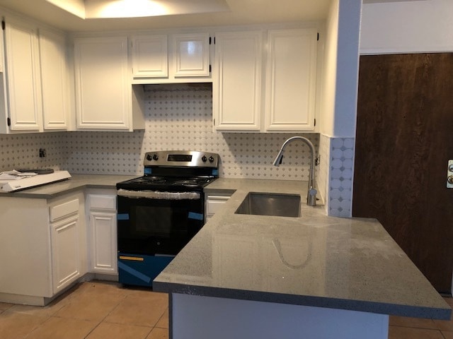 Building Photo - 22100 Burbank Blvd