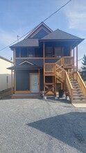 Building Photo - 1512 Maple St
