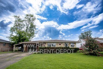 Building Photo - 3701 Sweetser Ave