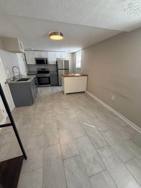 Foto del edificio - 1923 Thompson Ave