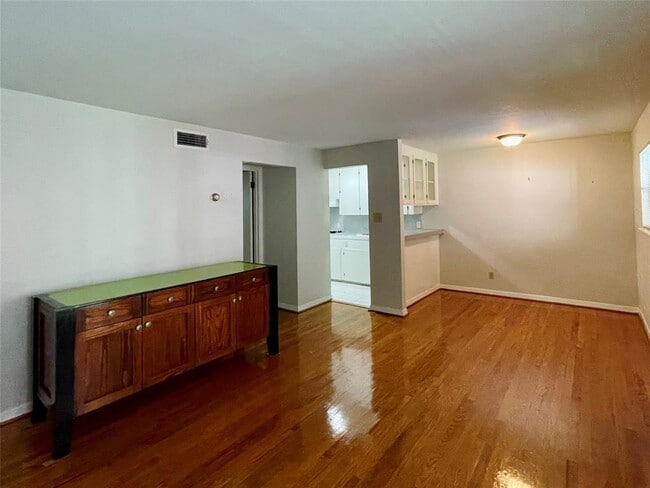 Building Photo - 3420 Mt Vernon St